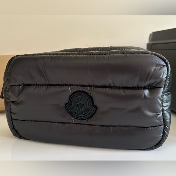 NEW Moncler Toiletry Bag + FREE Gift with Purchase Moncler Shower Gel - Picture 5 of 11